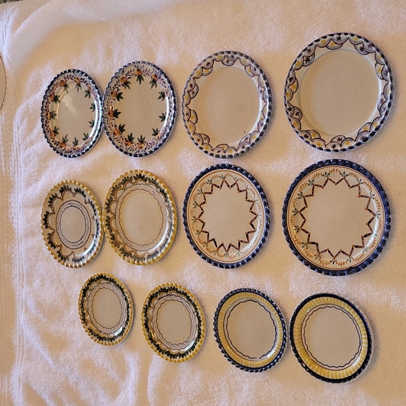 Carvalhinho Porto Handpainted Vintage Butter Pat Plates (set of 12) - Picture 4 of 16